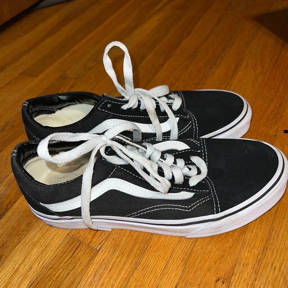 Vans - Picture 3 of 4